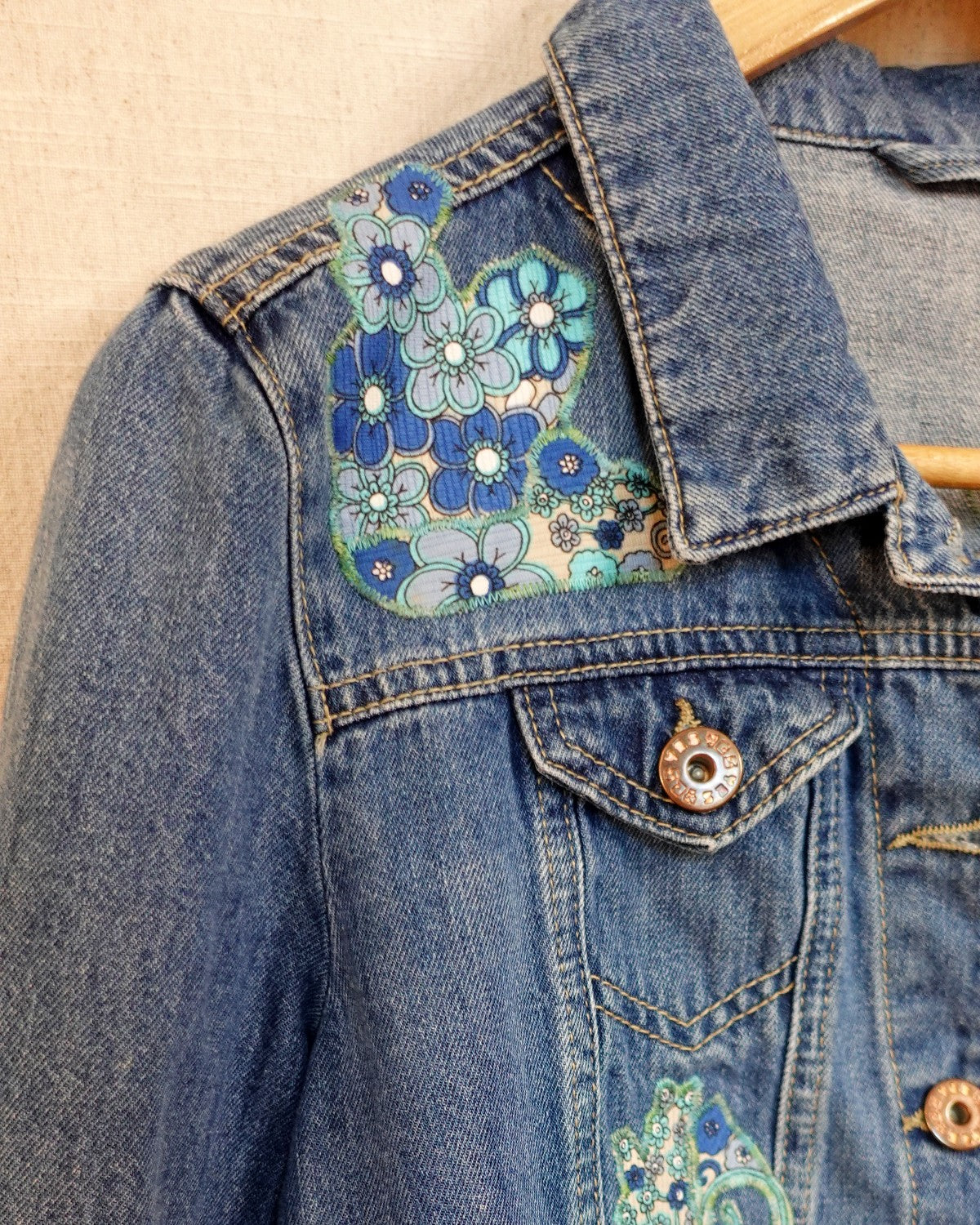 The Elsie - Cropped Blue Denim Jacket - Size 8-10