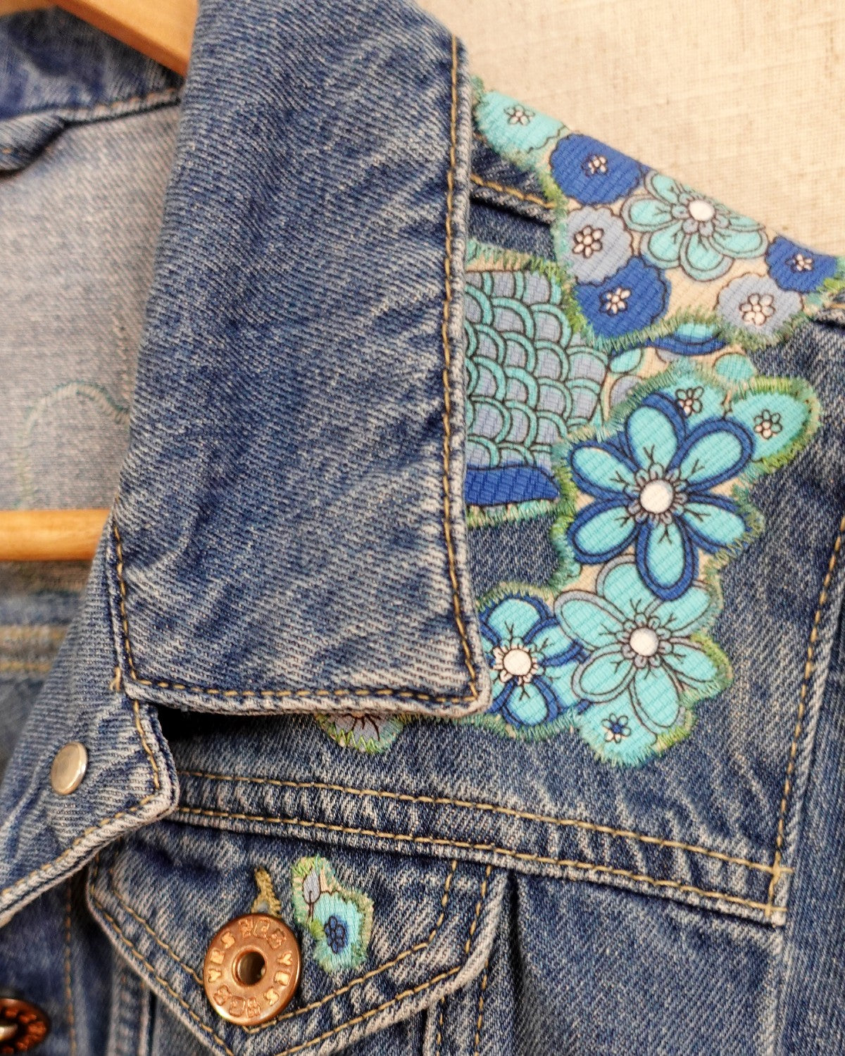 The Elsie - Cropped Blue Denim Jacket - Size 8-10