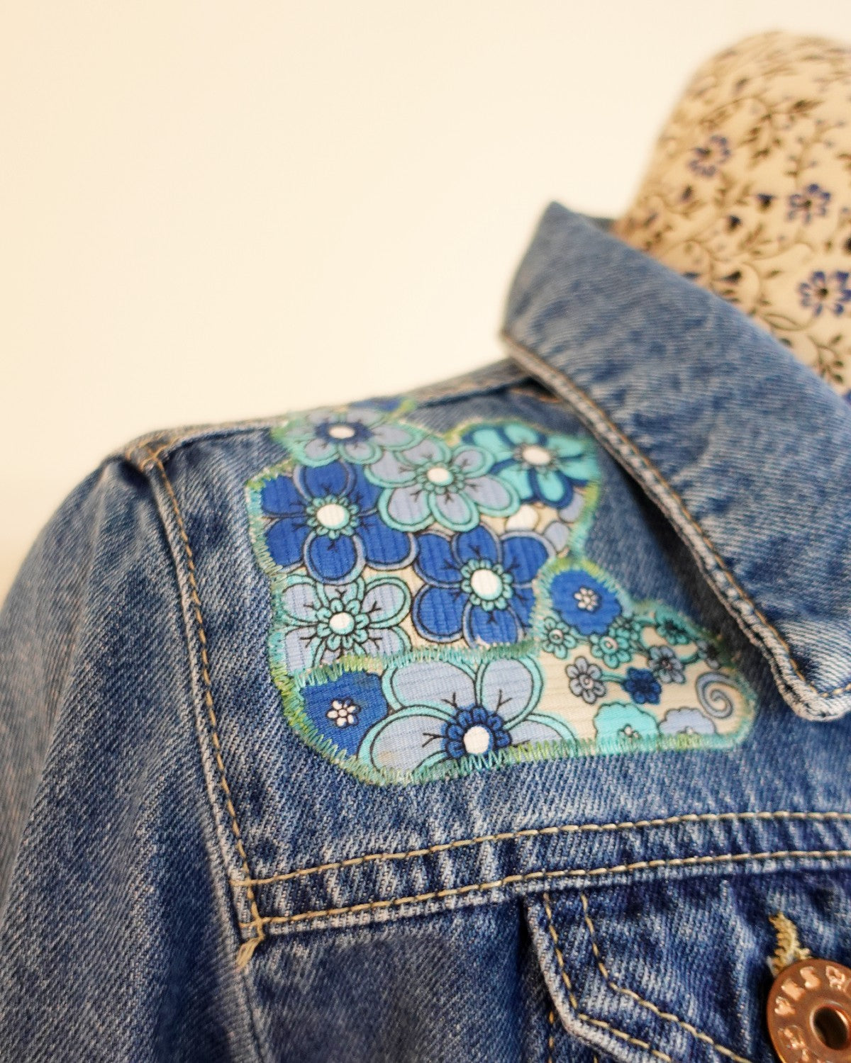 The Elsie - Cropped Blue Denim Jacket - Size 8-10