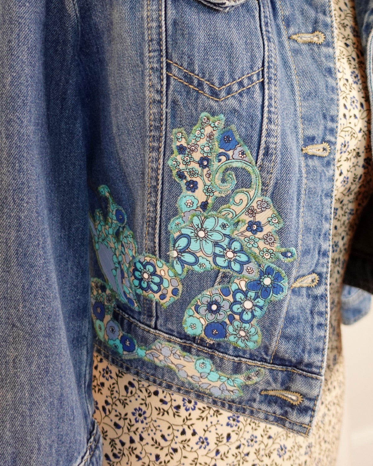 The Elsie - Cropped Blue Denim Jacket - Size 8-10